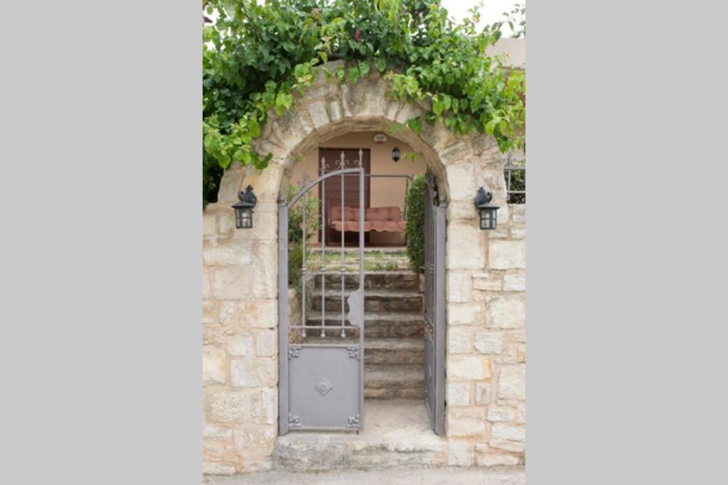 Heraklion Comfy House With Mountain View Eksteriør billede